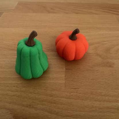 Renkli bal kabakları - Turuncu ve Yeşil resmi